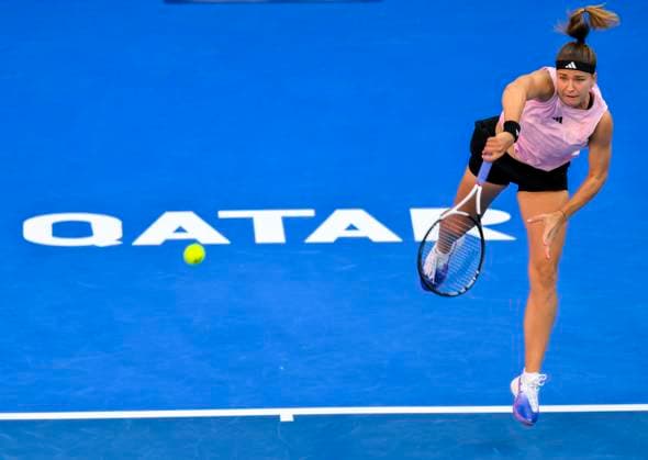 WTA, Tennis Damen Qatar TotalEnergies Open 2023 Karolina Muchova of Czech Republic in action against Martina Trevisan of Italy at the WTA Qatar TotalEnergies Open tennis tournament at the Khalifa International Tennis Complex in Doha, Qatar, 13 February 2023 DOHA Qatar  Copyright: xNoushadxThekkayilx originalFilename:varittyakkal-wtaqatar230213_np6eU.jpg