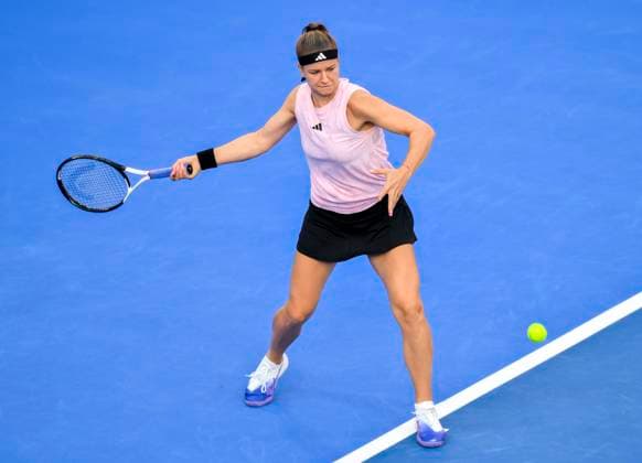 WTA, Tennis Damen Qatar TotalEnergies Open 2023 Karolina Muchova of Czech Republic in action against Martina Trevisan of Italy at the WTA Qatar TotalEnergies Open tennis tournament at the Khalifa International Tennis Complex in Doha, Qatar, 13 February 2023 DOHA Qatar  Copyright: xNoushadxThekkayilx originalFilename:varittyakkal-wtaqatar230213_npYSI.jpg