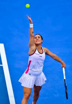 WTA, Tennis Damen Qatar TotalEnergies Open 2023 Martina Trevisan of Italy in action against Karolina Muchova of Czech Republic at the WTA Qatar TotalEnergies Open tennis tournament at the Khalifa International Tennis Complex in Doha, Qatar, 13 February 2023 DOHA Qatar  Copyright: xNoushadxThekkayilx originalFilename:varittyakkal-wtaqatar230213_npIVh.jpg