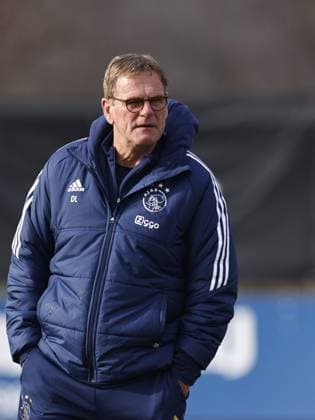 AMSTERDAM - Ajax assistant coach Dwight Lodeweges during a training session prior to the UEFA Europa League play-off match between Ajax Amsterdam and FC Union Berlin at sportpark de Toekomst on February 15, 2023 in Amsterdam, Netherlands. ANP MAURICE VAN STONE UEFA Europa League Play-off MD-1 2022 2023 xVIxANPxSportx xxANPxIVx 462843785 originalFilename: 462843785.jpg