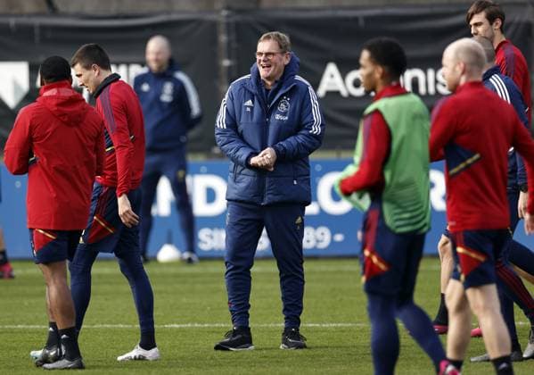 AMSTERDAM - Ajax assistant coach Dwight Lodeweges during a training session prior to the UEFA Europa League play-off match between Ajax Amsterdam and FC Union Berlin at sportpark de Toekomst on February 15, 2023 in Amsterdam, Netherlands. ANP MAURICE VAN STONE UEFA Europa League Play-off MD-1 2022 2023 xVIxANPxSportx xxANPxIVx 462843940 originalFilename: 462843940.jpg
