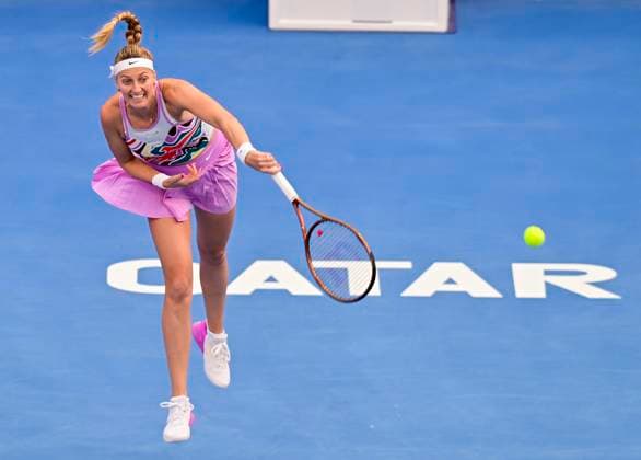 WTA, Tennis Damen Qatar TotalEnergies Open 2023 Petra Kvitova of Czech Republic in action during round of 16 match against Coco Gauff of United States at the WTA Qatar TotalEnergies Open tennis tournament at the Khalifa International Tennis Complex in Doha, Qatar, 15 February 2023 DOHA Qatar  Copyright: xNoushadxThekkayilx originalFilename:varittyakkal-wtaqatar230215_npoUa.jpg