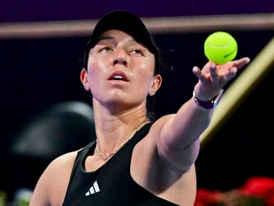 WTA, Tennis Damen Qatar TotalEnergies Open 2023 Jessica Pegula of United States in action during round of 16 match against Jelena Ostapenko of Latvia at the WTA Qatar TotalEnergies Open tennis tournament at the Khalifa International Tennis Complex in Doha, Qatar, 15 February 2023 DOHA Qatar  Copyright: xNoushadxThekkayilx originalFilename:varittyakkal-wtaqatar230215_npKCt.jpg