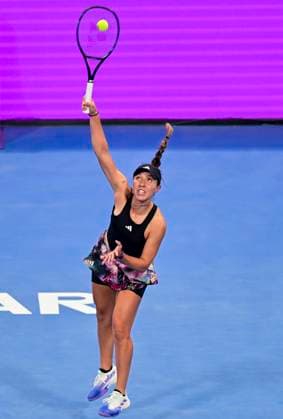WTA, Tennis Damen Qatar TotalEnergies Open 2023 Jessica Pegula of United States in action during round of 16 match against Jelena Ostapenko of Latvia at the WTA Qatar TotalEnergies Open tennis tournament at the Khalifa International Tennis Complex in Doha, Qatar, 15 February 2023 DOHA Qatar  Copyright: xNoushadxThekkayilx originalFilename:varittyakkal-wtaqatar230215_npPvR.jpg