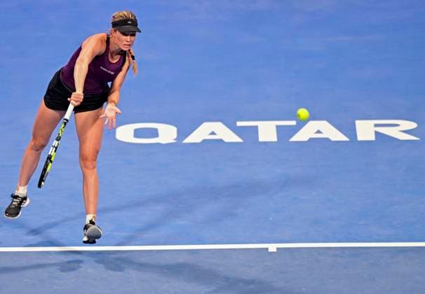 WTA, Tennis Damen Qatar TotalEnergies Open 2023 Danielle Collins of United States in action during round of 16 match against Iga Swiatek of Poland at the WTA Qatar TotalEnergies Open tennis tournament at the Khalifa International Tennis Complex in Doha, Qatar, 15 February 2023 DOHA Qatar  Copyright: xNoushadxThekkayilx originalFilename:varittyakkal-wtaqatar230215_npQHO.jpg