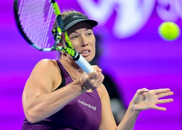 WTA, Tennis Damen Qatar TotalEnergies Open 2023 Danielle Collins of United States in action during round of 16 match against Iga Swiatek of Poland at the WTA Qatar TotalEnergies Open tennis tournament at the Khalifa International Tennis Complex in Doha, Qatar, 15 February 2023 DOHA Qatar  Copyright: xNoushadxThekkayilx originalFilename:varittyakkal-wtaqatar230215_npwvr.jpg