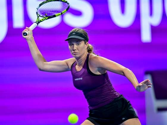 WTA, Tennis Damen Qatar TotalEnergies Open 2023 Danielle Collins of United States in action during round of 16 match against Iga Swiatek of Poland at the WTA Qatar TotalEnergies Open tennis tournament at the Khalifa International Tennis Complex in Doha, Qatar, 15 February 2023 DOHA Qatar  Copyright: xNoushadxThekkayilx originalFilename:varittyakkal-wtaqatar230215_npWQZ.jpg