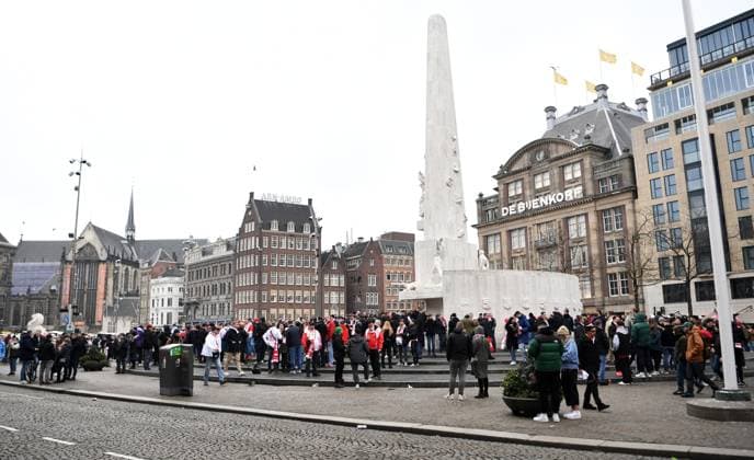 Football, men, season 2022 2023, Europa League play offs to the round of 16, first leg , Ajax Amsterdam 1 FC Union Berlin, in the picture fans of Union on match day in Amsterdam at Dam Square, 16 02 2023, Copyright: xMatthiasxKochx