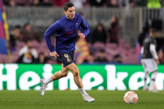 UEFA Europa League Knockout Round Play-Offs Barcelona v Manchester United, ManU Robert Lewandowski 9 of Barcelona before the UEFA Europa League Knockout Round Play-Offs Barcelona vs Manchester United at Spotify Camp Nou, Barcelona, Spain, 16th February 2023 (Photo by Mark Cosgrove News Images) Barcelona Camp Nou Catalonia Spain Copyright: xMarkxCosgrove NewsxImagesx