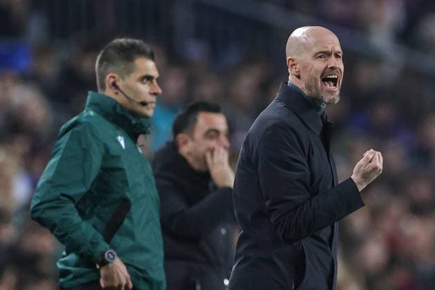 UEFA Europa League Knockout Round Play-Offs Barcelona v Manchester United, ManU Erik ten Hag manager of Manchester United shouts instructions to his team during the UEFA Europa League Knockout Round Play-Offs Barcelona vs Manchester United at Spotify Camp Nou, Barcelona, Spain, 16th February 2023 (Photo by Mark Cosgrove News Images) Barcelona Camp Nou Catalonia Spain Copyright: xMarkxCosgrove NewsxImagesx