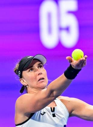 WTA, Tennis Damen Qatar TotalEnergies Open 2023 Beatriz Haddad Maia of Brazil in action during Quarterfinal match against Jessica Pegula of United States at the WTA Qatar TotalEnergies Open tennis tournament at the Khalifa International Tennis Complex in Doha, Qatar, 16 February 2023 DOHA Qatar  Copyright: xNoushadxThekkayilx originalFilename:varittyakkal-wtaqatar230216_np0B5.jpg