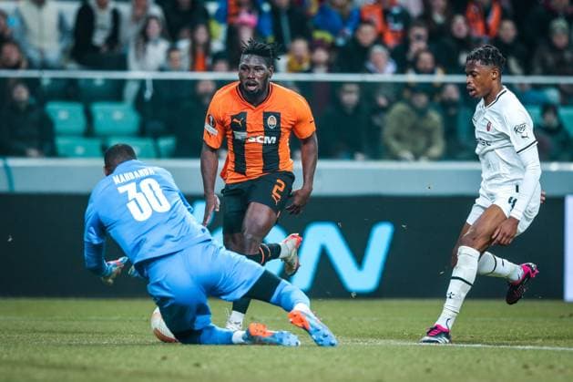 16.02.2023 Warszawa Pilka nozna UEFA Liga Europy 2022 2023, 1 16 finalu Szachtar Donieck - Stade Rennes FC N z Lassina Traore, Steve Mandanda Foto Adam Starszynski PressFocus 16.02.2023 Warsaw Football UEFA Europa League 2022 2023, round 1 of 16 Shakhtar Donetsk - Stade Rennes FC Lassina Traore, Steve Mandanda Credit Adam Starszynski PressFocus NEWSPIX.PL --- Newspix.pl  20230216PF_AS073