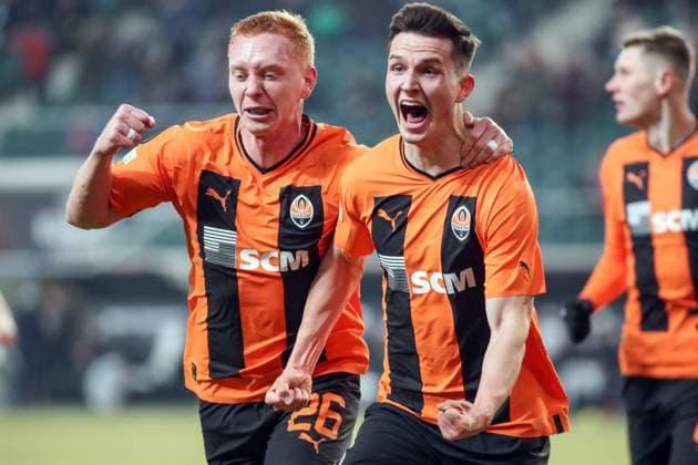 WARSZAWA 16.02.2023 EUROPA LEAGUE LIGA EUROPY SZACHTAR DONIECK - STADE RENNAIS FC YUHKYM KONOPLIA DMITRO KRYSKIV DMITRO KRYSKIW RADOSC FOT. MARCIN SZYMCZYK FOTOPYK NEWSPIX.PL --- Newspix.pl  230216MSZ504