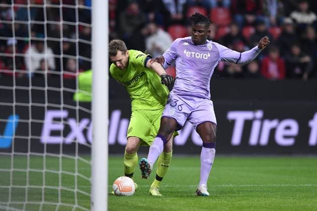 Soccer Europa League K o round Play off Bayer 04 Leverkusen AS Monaco on 16 02 2023 in the BayArena in Leverkusen goal shot goal to 0 1 by Breel Embolo Monaco Lukas Hradecky Leverkusen , left Breel Embolo Monaco , right xHDx