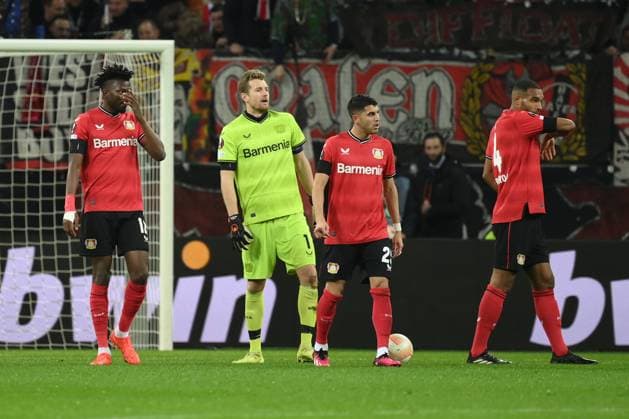 v li , Edmond Tapsoba Bayer 04 Leverkusen , Goalkeeper Lukas Hradecky Bayer 04 Leverkusen , Exequiel Palacios Bayer 04 Leverkusen , Jonathan Tah Bayer 04 Leverkusen after the 0 1 16 02 2023, Football Europa League, season 2022 23, K o rounds Play off, Bayer 04 Leverkusen AS Monaco Leverkusen BayArena Nordrhein Westfalen Germany. Team2