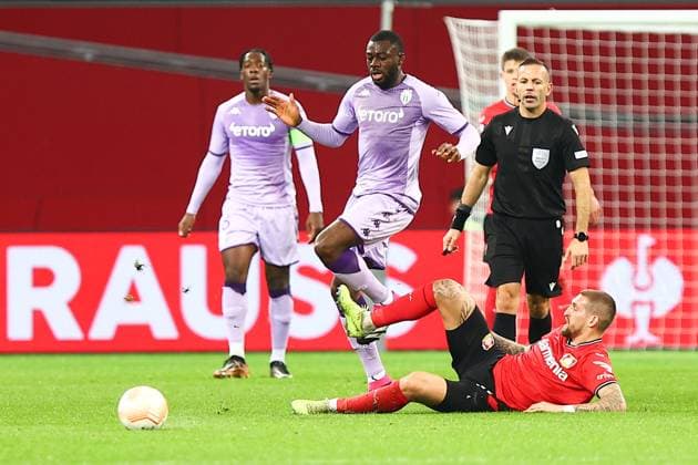 Youssouf Fofana AS Monaco in a duel, action, with Robert Andrich Bayer 04 Leverkusen Bayer 04 Leverkusen vs AS Monaco, football, UEFA Europa League, knockout round play off first leg, 2022 2023 season, 16 02 2023 Leverkusen North Rhine Westphalia Germany Copyright: xkolbert-press AntxPalmerx