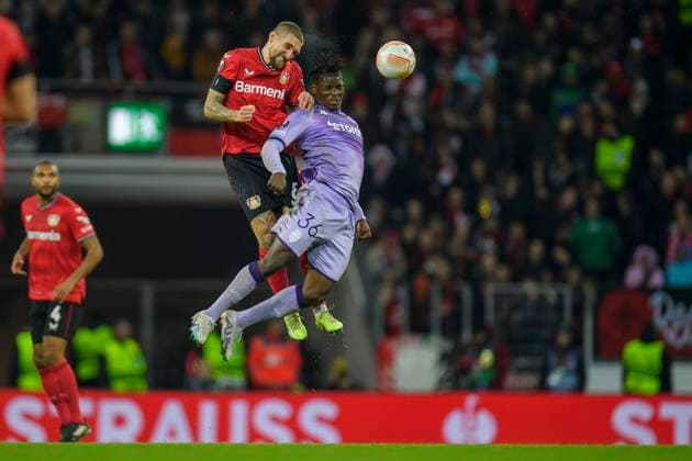 Soccer Champions League, 2022 2023 season, Round of 16, Bayer 04 Leverkusen AS Monaco on 16 02 2023 in Leverkusen North Rhine Westphalia Leverkusen s Robert Andrich in a duel with Monaco™s Breel Embolo in a header, Copyright: xKirchnerx xChristopherxNeundorfx