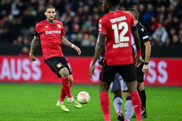 GER, Europa League, Bayer Leverkusen vs AS Monaco 16 02 2023, BayArena , Leverkusen , GER, Europa League, Bayer Leverkusen vs AS Monaco in picture picture shows Robert Andrich Bayer Leverkusen 8 running with the ball at his foot nordphotoxGmbHx xTeresaxKroeger nordphoto00008