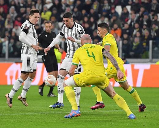 February 16, 2023, Turin, Italy: Juventus Dusan Vlahovic and Nantes Andrei Girotto, Nicolas Pallois in action during the UEFA Europa League play-off soccer match Juventus FC vs Nantes FC at the Allianz Stadium in Turin, Italy, 16 february 2023 ANSA ALESSANDRO DI MARCO UEFA Europa League: Juventus-Nantes  - ZUMAa110 20230216_zaf_a110_015 Copyright: xAlessandroxDixMarcox