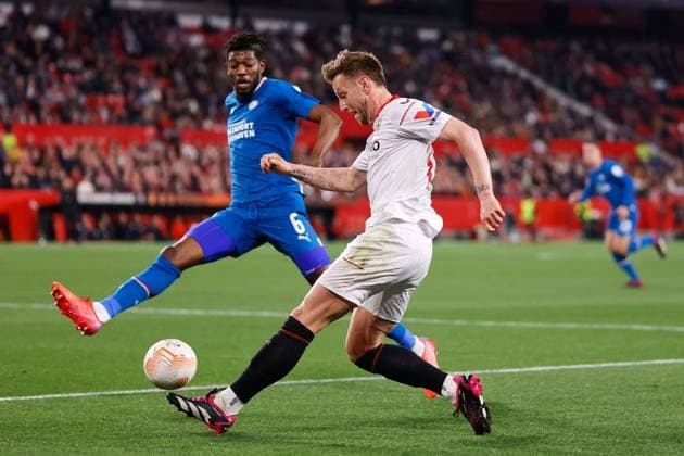 Sevilla FC v PSV Eindhoven, UEFA Europa League football, Seville, Spain Seville, Spain. 16th, February 2023. Ivan Rakitic (10) of Sevilla FC seen during the UEFA Europa League match between Sevilla FC and PSV Eindhoven at Estadio Ramon Sanchez Pizjuan in Seville. Seville Andalucia Spain  Copyright: xGonzalesxPhoto JesusxRuizxMedinax