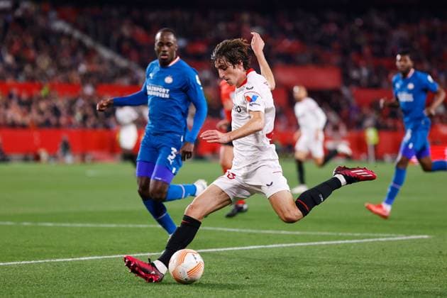 Sevilla FC v PSV Eindhoven, UEFA Europa League football, Seville, Spain Seville, Spain. 16th, February 2023. Bryan Gil (25) of Sevilla FC seen during the UEFA Europa League match between Sevilla FC and PSV Eindhoven at Estadio Ramon Sanchez Pizjuan in Seville. Seville Andalucia Spain  Copyright: xGonzalesxPhoto JesusxRuizxMedinax