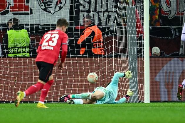 GER, Europa League, Bayer Leverkusen vs AS Monaco 16 02 2023, BayArena , Leverkusen , GER, Europa League, Bayer Leverkusen vs AS Monaco in picture picture shows Florian Wirtz Bayer Leverkusen 27 shoots the goal to 2 1 and Alexander Nübel AS Monaco 16 can do nothing nordphotoxGmbHx xTeresaxKroeger nordphoto00008