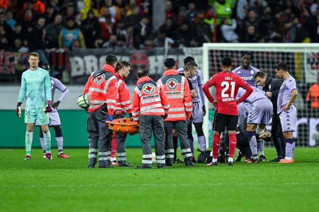 GER, Europa League, Bayer Leverkusen vs AS Monaco 16 02 2023, BayArena , Leverkusen , GER, Europa League, Bayer Leverkusen vs AS Monaco in the picture picture shows stretcher is brought nordphotoxGmbHx xTeresaxKroeger nordphoto00008