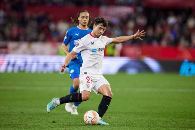 February 16, 2023, SEVILLA, SEVILLA, SPAIN: Oliver Torres of Sevilla FC in action during the UEFA Europa League knockout round play-off leg one match between Sevilla FC and PSV Eindhoven at Estadio Ramon Sanchez Pizjuan on February 16, 2023 in Sevilla, Spain. SEVILLA SPAIN - ZUMAa181 20230216_zaa_a181_071 Copyright: xJoaquinxCorcherox