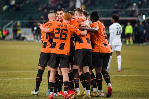 February 16, 2023, Warsaw, Poland: The Shakhtar players celebrate a goal during the UEFA Europa League 2022 23 1st leg play-off round football match between Shakhtar Donetsk and FC Stade Rennais at Marshal Jozef Pilsudski Municipal Stadium of Legia Warsaw. .Final score: Shakhtar Donetsk 2:1 Rennes. Warsaw Poland - ZUMAs197 20230216_zaa_s197_694 Copyright: xAttilaxHusejnowx
