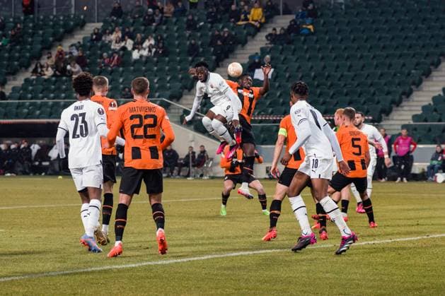 February 16, 2023, Warsaw, Poland: Arnaud Kalimuendo (C) of Rennes in action during the UEFA Europa League 2022 23 1st leg play-off round football match between Shakhtar Donetsk and FC Stade Rennais at Marshal Jozef Pilsudski Municipal Stadium of Legia Warsaw. .Final score: Shakhtar Donetsk 2:1 Rennes. Warsaw Poland - ZUMAs197 20230216_zaa_s197_700 Copyright: xAttilaxHusejnowx