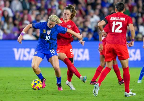 ORLANDO, FL - FEBRUARY 16: the United States midfielder Lindsey Horan (10) and Canada forward Jordyn Huitema (9) during the She Believes soccer match between the USA and Canada on February 16, 2022 at Explorer Stadium in Orlando, FL. (Photo by Andrew Bershaw Icon Sportswire) SOCCER: FEB 16 Women™s SheBelieves Cup - USA vs Canada Icon2302160113