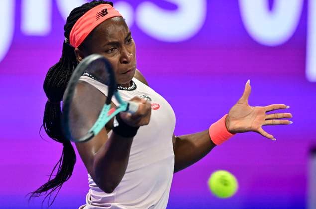 (230217) -- DOHA, Feb. 17, 2023 -- Coco Gauff of the United States hits a return during the singles quarterfinal match against Veronika Kudermetova of Russia at WTA500 Qatar Open 2023 in Doha, Qatar, Feb. 16, 2023. (Photo by Xinhua) (SP)QATAR-DOHA-TENNIS WTA, Tennis Damen 500 Nikku 
