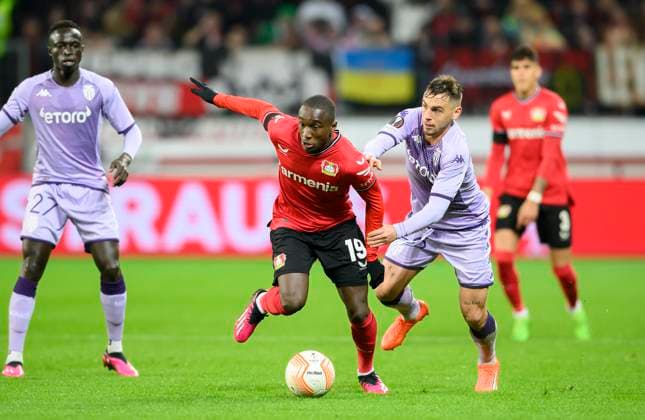 v l Krepin DIATTA Monaco , Moussa DIABY LEV , Ruben AGUILAR Monaco action, duel, Football Europa League, K o round Play off first leg, Bayer 04 Leverkusen LEV AS Monaco, on 16 02 2023 in Leverkusen Germany UEFA regulations prohibit any use of photographs as image sequences and or quasi video Â