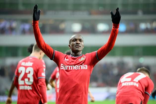 Cheering Moussa DIABY LEV after his goal to 1 1, Football Europa League, knockout round play off first leg, Bayer 04 Leverkusen LEV AS Monaco, on 16 02 2023 in Leverkusen Germany UEFA regulations prohibit any use of photographs as image sequences and or quasi video Â