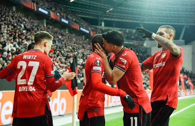 BayArena Leverkusen, 16 2 2023, Football UEFA Europa League Season 2022 23, Play off round, Bayer 04 Leverkusen B04 vs AS Monaco ASM Nadiem Amiri B04, 2 r. smooches Moussa Diaby B04 , li Florian Wirtz B04 , r. Robert Andrich B04 UEFA REGULATIONS PROHIBIT ANY USE OF PHOTOGRAPHS AS IMAGE SEQUENCES AND OR QUASI VIDEO