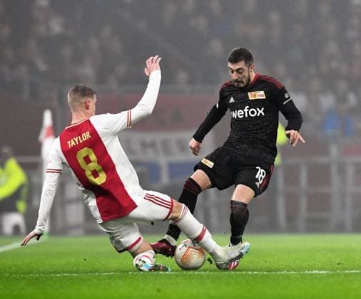Football, men, season 2022 2023, Europa League Play Offs to the round of 16, first leg , Ajax Amsterdam 1 FC Union Berlin, v l Kenneth Taylor Ajax Amsterdam , Josip Juranovic 1 FC Union Berlin , 16 02 2023, Copyright: xMatthiasxKochx