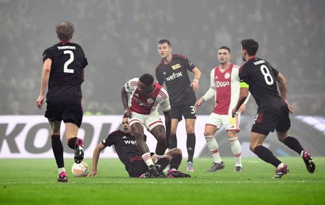Football, men, season 2022 2023, Europa League Play Offs to the round of 16, first leg , Ajax Amsterdam 1 FC Union Berlin, v l Morten Thorsby 1 FC Union Berlin , Danilho Doekhi 1 FC Union Berlin , Steven Bergwijn Ajax Amsterdam , Robin Knoche 1 FC Union Berlin , Dusan Tadic Ajax Amsterdam , Rani Khedira 1 FC Union Berlin , 16 02 2023, Copyright: xMatthiasxKochx