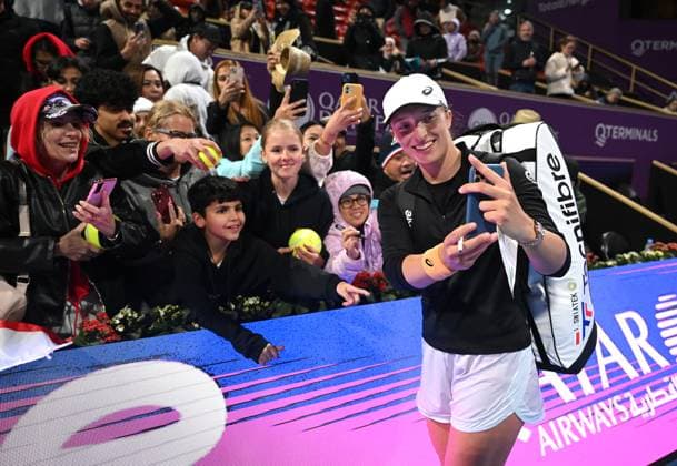 2023 WTA Qatar TotalEnergies Open Iga Swiatek POL with Fans Iga Swiatek POL
