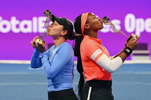 Bilder des Jahres 2023, Sport 02 Februar Sport Themen der Woche KW07 2023 WTA, Tennis Damen Qatar TotalEnergies Open Womens Double Final Winners Coco Gauff (r, USA) and Jessica Pegula (l, USA) Womens Double Final *** 2023 WTA Qatar TotalEnergies Open Womens Double Final Winners Coco Gauff r, USA and Jessica Pegula l, USA Womens Double Final