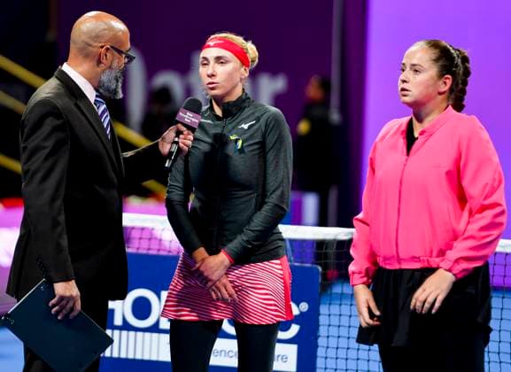 WTA, Tennis Damen Qatar TotalEnergies Open 2023 Lyudmyla Kichenok of Ukraine and Jelena Ostapenko of Latvia Speaking after the match against Coco Gauff and Jessica Pegula of United States their doubles final match at the WTA Qatar TotalEnergies Open tennis tournament at the Khalifa International Tennis Complex in Doha, Qatar, 17 February 2023 DOHA Qatar  Copyright: xNoushadxThekkayilx originalFilename:varittyakkal-wtaqatar230217_np4fs.jpg