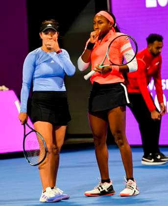 WTA, Tennis Damen Qatar TotalEnergies Open 2023 Coco Gauff and Jessica Pegula of United States compete against Lyudmyla Kichenok of Ukraine and Jelena Ostapenko of Latvia their doubles final match at the WTA Qatar TotalEnergies Open tennis tournament at the Khalifa International Tennis Complex in Doha, Qatar, 17 February 2023 DOHA Qatar  Copyright: xNoushadxThekkayilx originalFilename:varittyakkal-wtaqatar230217_npbLZ.jpg