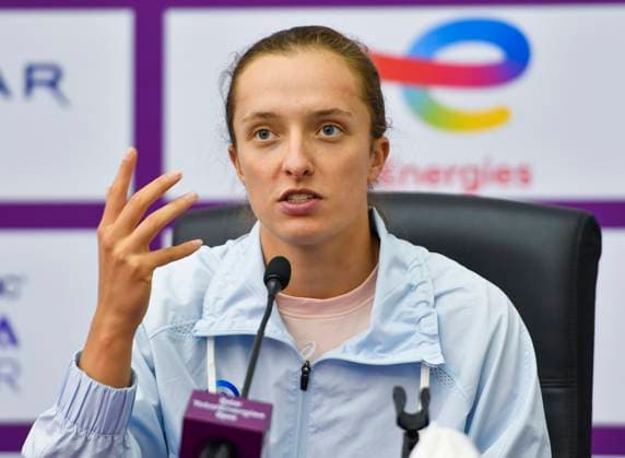 WTA, Tennis Damen Qatar TotalEnergies Open 2023 Iga Swiatek of Poland speaks to the media during a press conference, PK, Pressekonferenz after her Singles Semifinal match against Veronika Kudermetova of Russia at the WTA Qatar TotalEnergies Open tennis tournament at the Khalifa International Tennis Complex in Doha, Qatar, 17 February 2023 DOHA Qatar  Copyright: xNoushadxThekkayilx originalFilename:varittyakkal-wtaqatar230217_npjFa.jpg