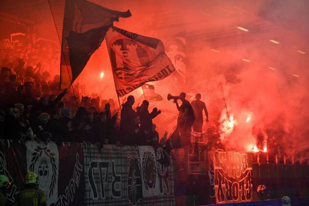 Sport Themen der Woche KW07 Sport Bilder des Tages SOCCER - BL, Ried vs LASK RIED,AUSTRIA,18.FEB.23 - SOCCER - ADMIRAL Bundesliga, SV Ried vs Linzer ASK. Image shows the fans of Ried with bengals.  GEPAxpictures xChristianxMoser