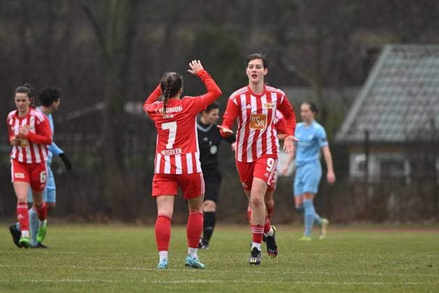 Football, Women, Regionalliga Nordost, season 2022 2023 14 matchday , 1 FC Union Berlin FC Viktoria 89, v l Lisa Heiseler 1 Women 1 FC Union , Zita Rurack 1 Women 1 FC Union , cheering after goal to 1 2, 18 02 2023, Copyright: xMatthiasxKochx