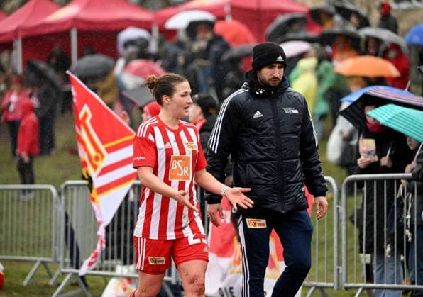 Football, Women, Regionalliga Nordost, Season 2022 2023 14 Matchday , 1 FC Union Berlin FC Viktoria 89 3 4 , v l Dina Orschmann 1 Women 1 FC Union , Co Coach Sven Gruel 1 Women 1 FC Union , 18 02 2023, Copyright: xMatthiasxKochx
