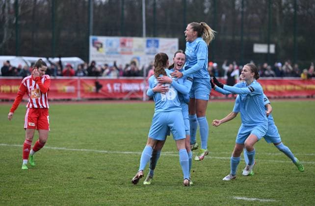 Football, women, Regionalliga Nordost, season 2022 2023 14 matchday , 1 FC Union Berlin FC Viktoria 89 3 4 , Viktoria cheering after goal to 1 0 by Marlies Sänger center, FC Viktoria 1889 Berlin , left Celine Frank 1 women 1 FC Union , 18 02 2023, Copyright: xMatthiasxKochx