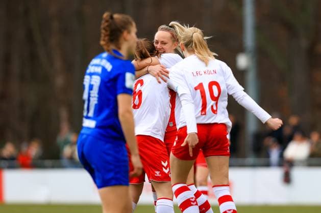 2 Womens Bundesliga 2022 2023, 1 FC Köln U20 FC Carl Zeiss Jena goal by Leonie Krump FC U20, 6 ,, cheering with Meike Messmer FC U20, 10 and Carolin Elsen FC U20, 19 Köln RheinEnergie Sportpark, artificial turf North Rhine Westphalia Germany