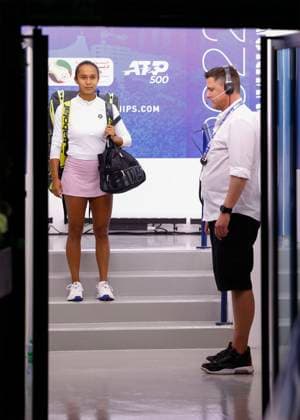 Leylah Fernandez CAN stands in the aisle waiting for the signal from the TV man to enter the court, Tennis Dubai Tennis Championships 2023 WTA Dubai Duty Free Tennis Stadium Dubai United Arab Emirates 20 February 2023 Copyright: xJuergenxHasenkopfx