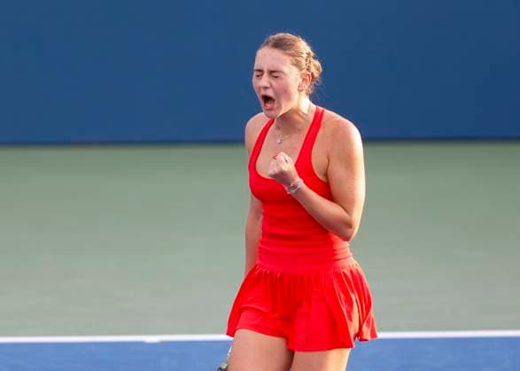 Marta Kostyuk makes fist and cheers,Cheers,Joy,Emotion Tennis Dubai Tennis Championships 2023 WTA Dubai Duty Free Tennis Stadium Dubai United Arab Emirates 21 February 2023 Copyright: xJuergenxHasenkopfx