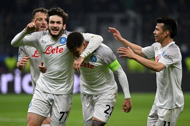 21 02 2023, xjhx, football UEFA Champions League 1 8 final, Eintracht Frankfurt SSC Napoli emspor, v l goal celebration after the goal celebrating the goal celebrate 0 2 by Giovanni di Lorenzo of SSC Napoli DFL DFB REGULATIONS PROHIBIT ANY USE OF PHOTOGRAPHS as IMAGE SEQUENCES and or QUASI VIDEO Frankfurt am Main